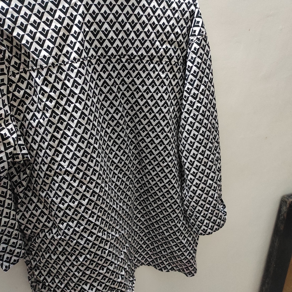 Black & White Designed Shirt - Picture 5 of 7